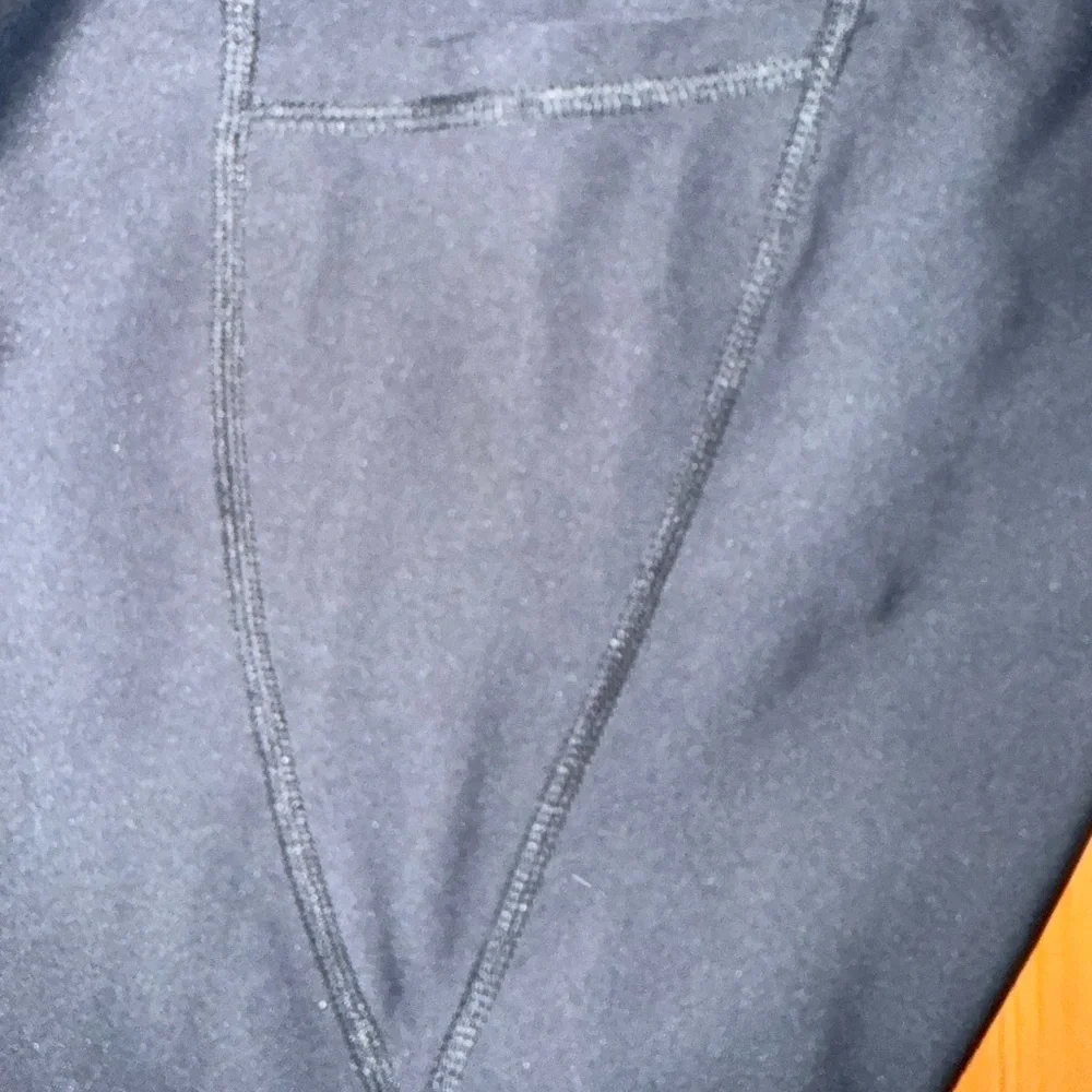 Old Navy Active Powersoft XL Petite High Rise Go-Dry Black cropped Leggings - Picture 5 of 6